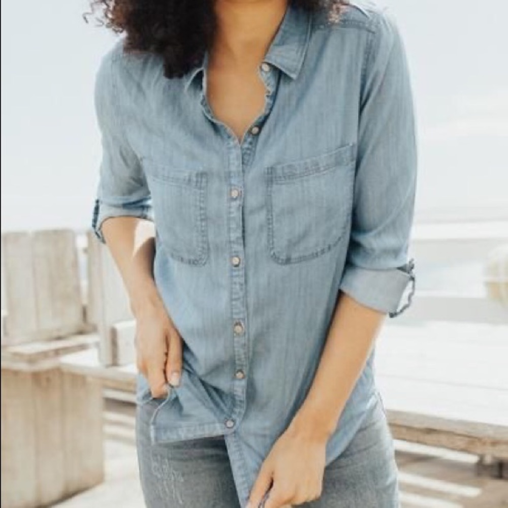 ✨Open to offers✨ CJLA Mason chambray button up